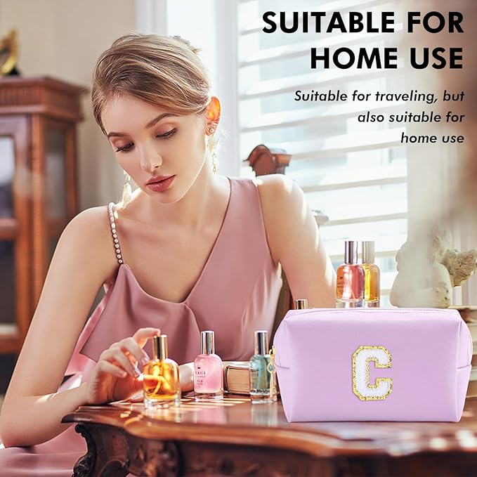 Gifts for Girls Initial Makeup Bag Personalized Cosmetic Bag with Zipper Cute Travel Toiletry Bag Waterproof PU Preppy Makeup Pouch Birthday Gift for Teen Girls Women(Purple C)