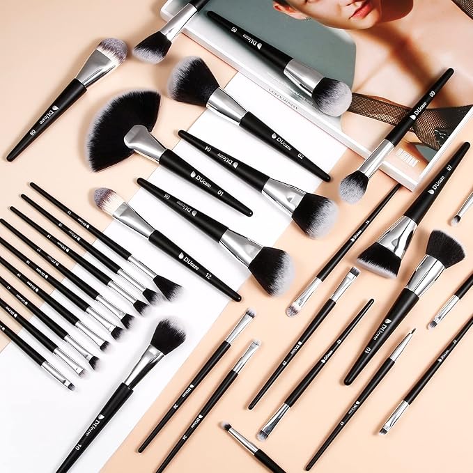 DUcare Makeup Brushes Set Professional 32Pcs Make up Brushes Premium Synthetic Kabuki Foundation Blending Face Powder Blush Concealers Eye Shadows