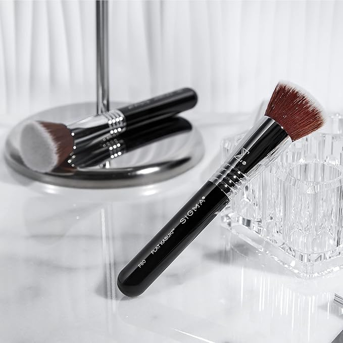 Sigma Beauty F80 Flat Kabuki Brush – Flat Top Kabuki Foundation Brush and Professional Grade Makeup Brush with Ultra-Soft Fibers for Blending Liquid & Cream Makeup Products (Black, 1pc)
