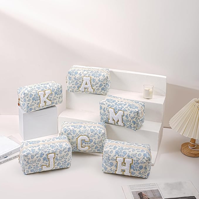 JOVAKIT Alphabet Makeup Bag Cosmetic Bag for Women, Christmas Gifts for Girls Age 6-18, Floral Flowers Coquette Travel Toiletry Zipper Make Up Pouch Organizer Trendy Stuff (Blue Floral Z)