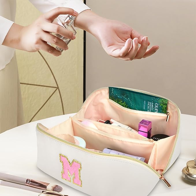 for Christmas Day Gifts, Makeup Bag for Women, PU Leather Travel Toiletry Bags, Initial Make Up Cosmetic Pouch for Teen Girls, Wide Open Portable Skincare Bag, Personalized Birthday Gifts, White M