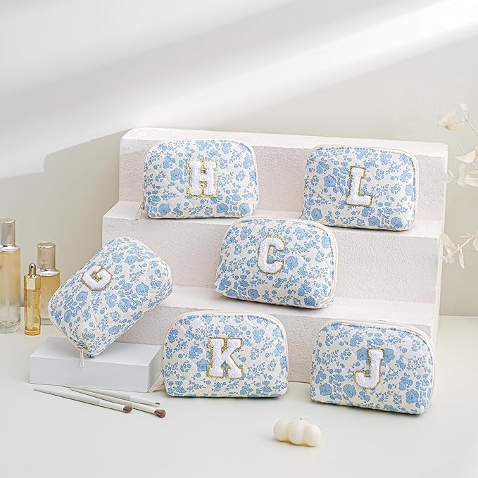JOVAKIT Conch Alphabet Makeup Bag Cosmetic Bag for Women, Christmas Gifts for Women Girls, Blue Floral Coquette Travel Bag, Zipper Make Up Pouch Organizer Trendy Stuff (Blue Floral L)