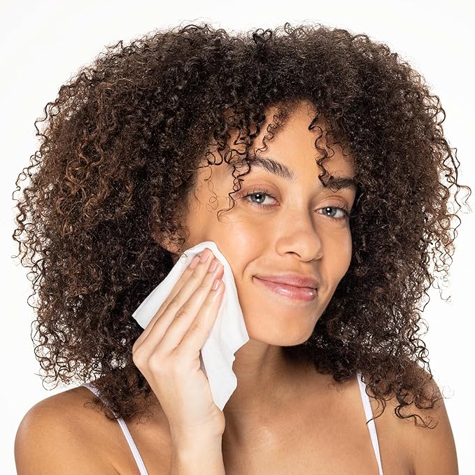 Neutrogena Makeup Remover Wipes Singles, Individually Wrapped, Daily Facial Cleanser Towelettes, Gently Removes Oil & Makeup, Alcohol-Free, 20 ct